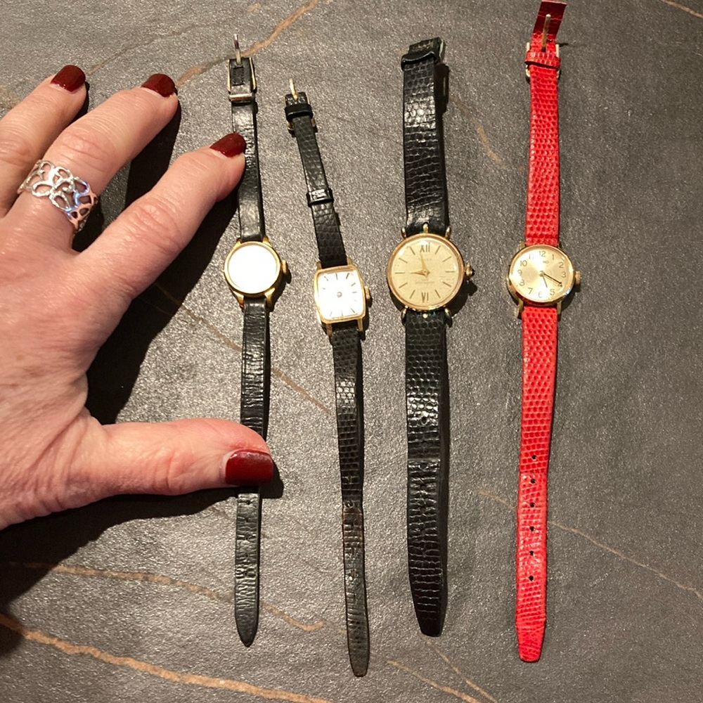 Vintage women’s watches: 
Lot of 4 Petite Watches in Good condition